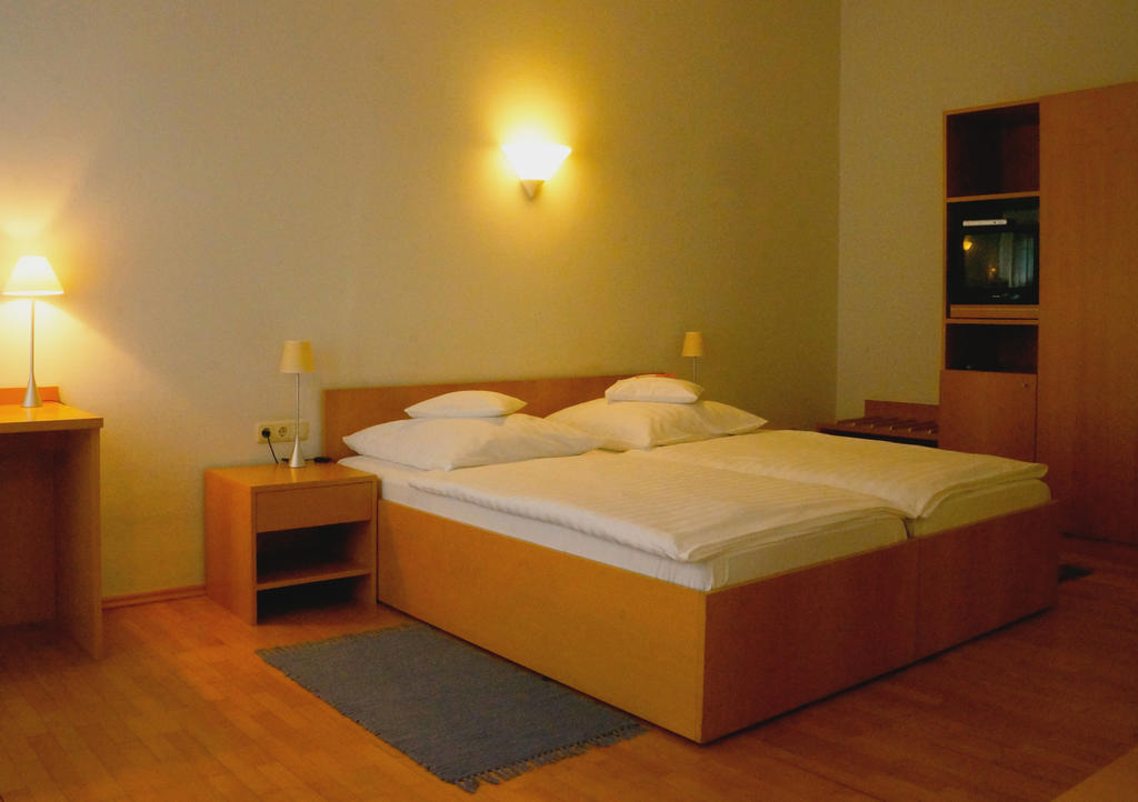 Hotel zum Scheppen Eck Wiesbaden Zimmer foto