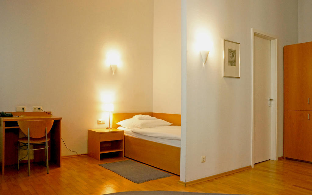 Hotel zum Scheppen Eck Wiesbaden Zimmer foto